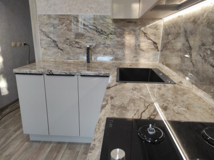 Кухня Фон Сфинкс Версаль